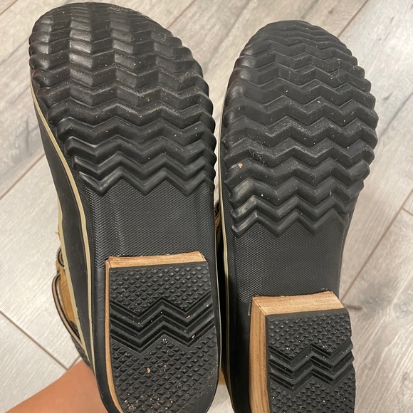 Sorel winter boots size 8 - Picture 4 of 7